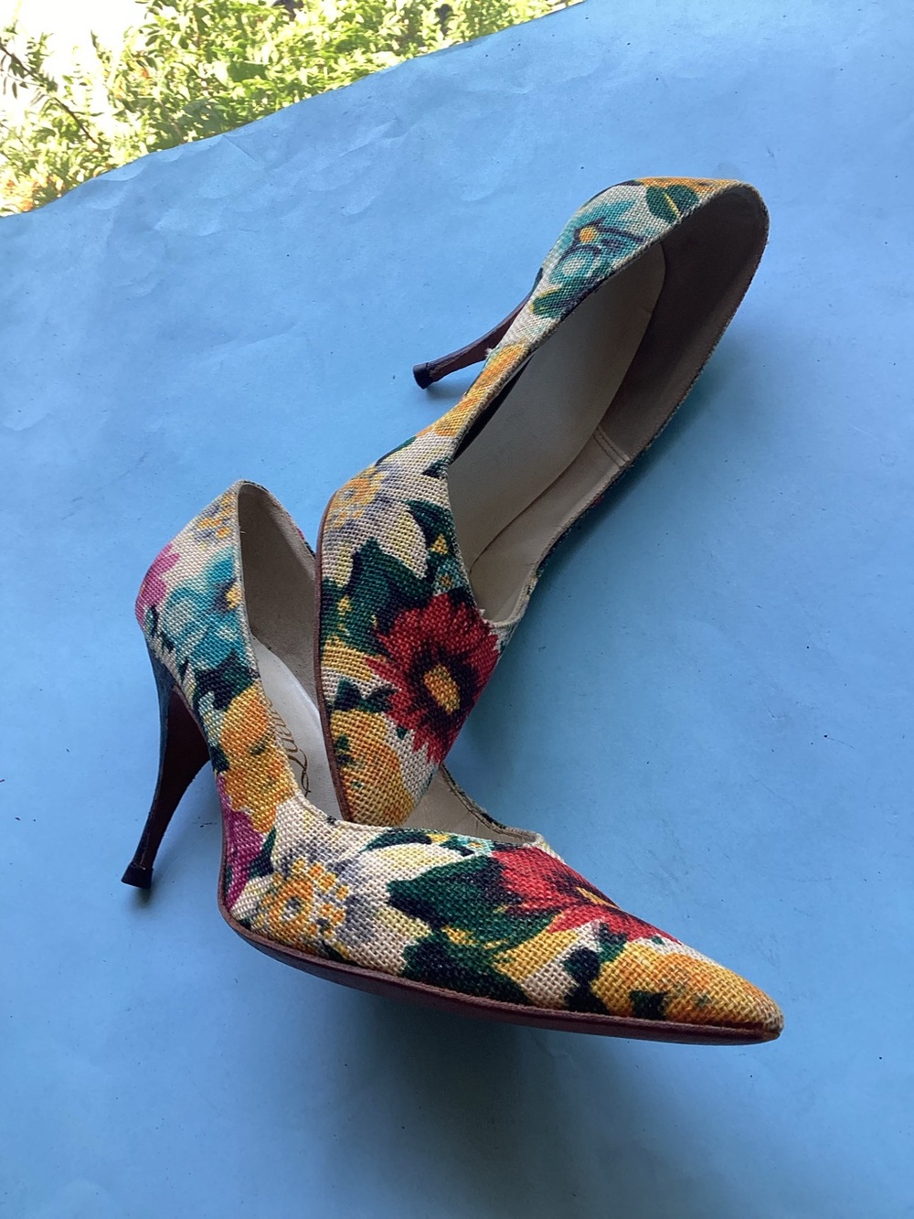 Vintage QualiCraft floral pumps